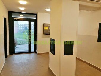 Realitka Green nabízí k prodeji světlý byt o dispozici 2+1 s