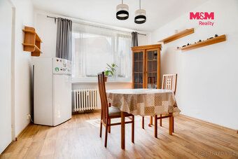 Oferujemy na sprzedaż spółdzielcze mieszkanie o układzie 1+1 z powierzchnią użytkową