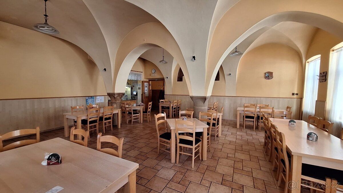 Prodej historického činžovního domu, 1 192 m² (historické ce