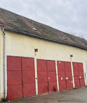 K pronájmu dílna / sklad / garáž o velikosti cca 35m2 na Pra
