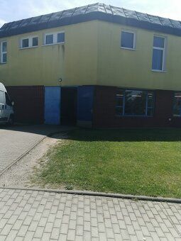 Od 1. 7. 2026 nabízíme k pronájmu přízemní nebytové prostory