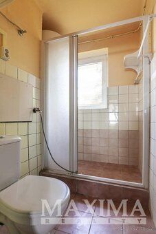 Nabízíme k prodeji prostorný družstevní byt o dispozici 3+1 