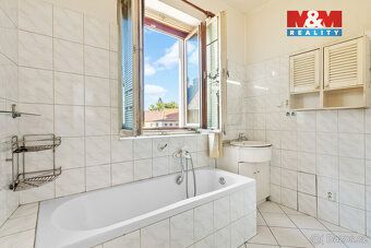 Nabízíme k prodeji rodinný dům v centru města Mimoň. Prostor