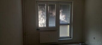 Oferuję na wynajem jasny apartament z balkonem o układzie 1+1 w Uherské Hradiště