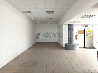 Nabízíme k pronájmu nebytový prostor o ploše 1137 m2 v samos