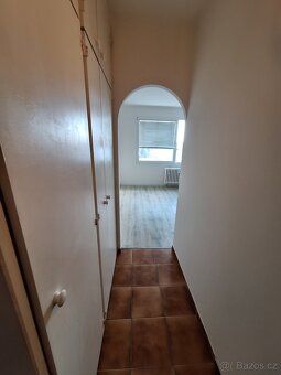 Prodej garsoniery 20 m2, 6.patro s vytahem, dalkove topeni, 