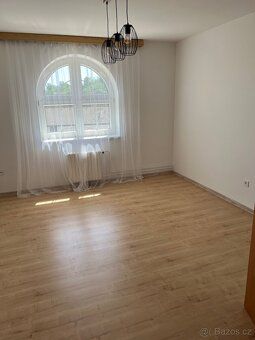 Nabízím k dlouhodobému pronájmu světlý byt 2+1 o velikosti 5