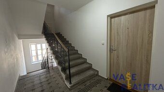 Nabízíme k pronájmu byt o dispozici 1+1 a podlahové ploše 40