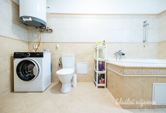 We offer for long-term rent a bright and cozy 1+kk apartment in Prague 1