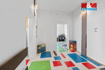 Nabízíme víceúčelový objekt s rozsáhlou započatou rekonstruk