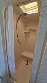 Zateplený mobilheim v TOP stavu o rozměru 9 x 3 m s WC a kou