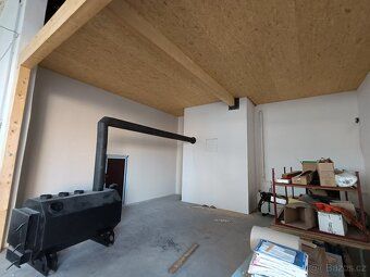 Nabízíme k pronájmu nebytový prostor.
Celkem cca 200m2. Hlav