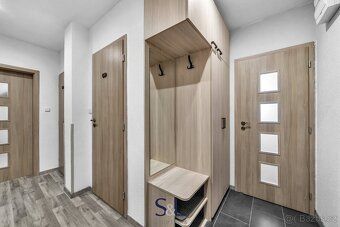 Ev.č. 01716 Prodej moderního bytu 3+1 s lodžií a výhledem na