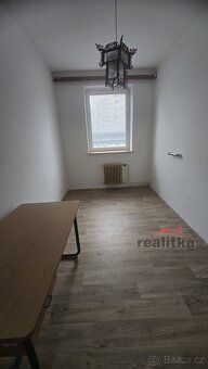 Oferujemy sprzedaż dużego mieszkania 4+1, 93 m² z ogrodem w Opawie