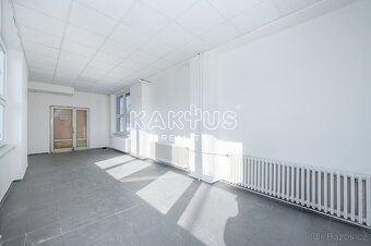 Hledáte funkční prostor pro skladování, lehkou výrobu, servi
