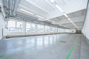 Hledáte funkční prostor pro skladování, lehkou výrobu, servi