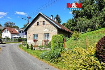 Draženou nemovitostí je přízemní, částečně podsklepený rodin
