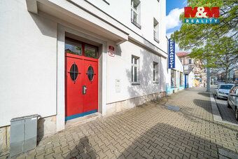 Nabízíme k pronájmu prostorný a světlý byt 2+1 o užitné ploš