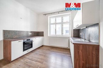 Hle-dám pronájem bytu 3kk nebo 3+1 se zahradou. Dlouhodobě k