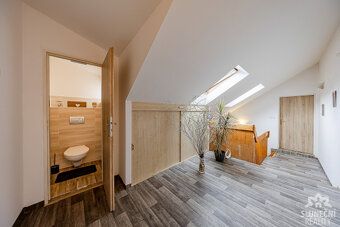 Nabízíme Vám k prodeji prostorný zděný rodinný dům o dispozi