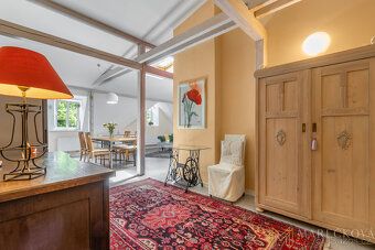 Szukasz domu o niepowtarzalnej atmosferze, który łączy w sobie elegancję willowej dzielnicy, nowoczesną przestrzeń…