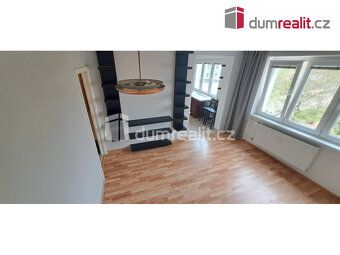 Služby 4000 Sk, ďalšia osoba 800 Sk, elektromer a plynomer sa