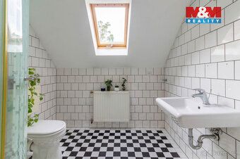 Nabízíme Vám rodinný dům, který spojuje klid venkova s výbor