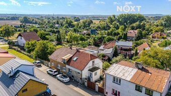 Продається односімейний будинок з садом у селі Ленешице,
