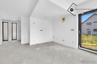 Hledáte moderní bydlení v klidné lokalitě blízko přírody, al