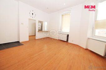 Nabízíme k pronájmu krásný, slunný byt 2+1 o užitné ploše 55