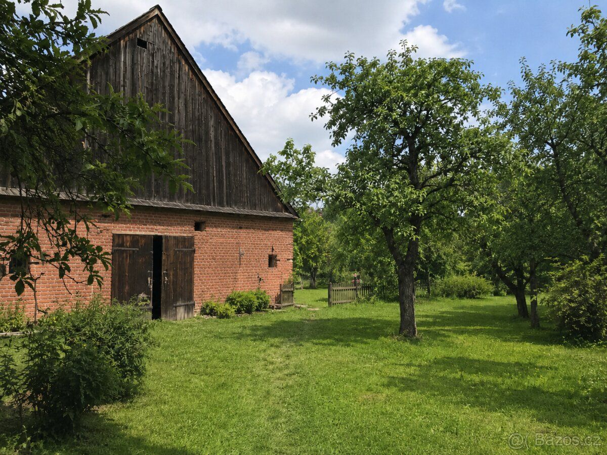 Hledáme zahradu od 600 m² pro rekreaci, případně pozemek se 
