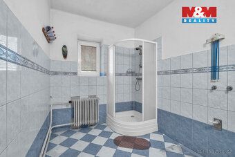 Nabízíme k prodeji samostatně stojící rodinný dům o dispozic