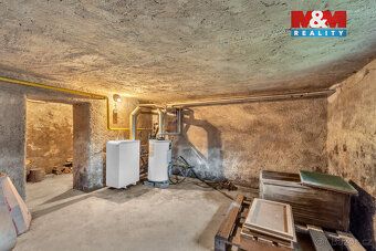 Nabízíme k prodeji samostatně stojící rodinný dům o dispozic