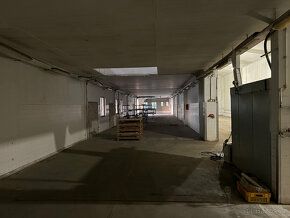 Pronájem skladů v Uničově.
Rozměry: 54 x 7 x 6m (výška, šířk