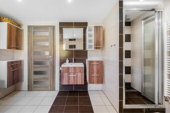 Sprzedam dom jednorodzinny 4+kk, 120 m², działka 2 200 m² - Jezvé