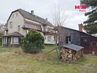 Nabízíme k prodeji rodinný dům z roku 1929. Dům je částečně 