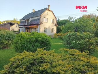 Nabízíme k prodeji rodinný dům z roku 1929. Dům je částečně 