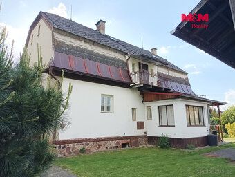 Nabízíme k prodeji rodinný dům z roku 1929. Dům je částečně 