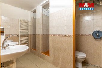 Комерційна площа з потенціалом у центрі Познані. На вулиці