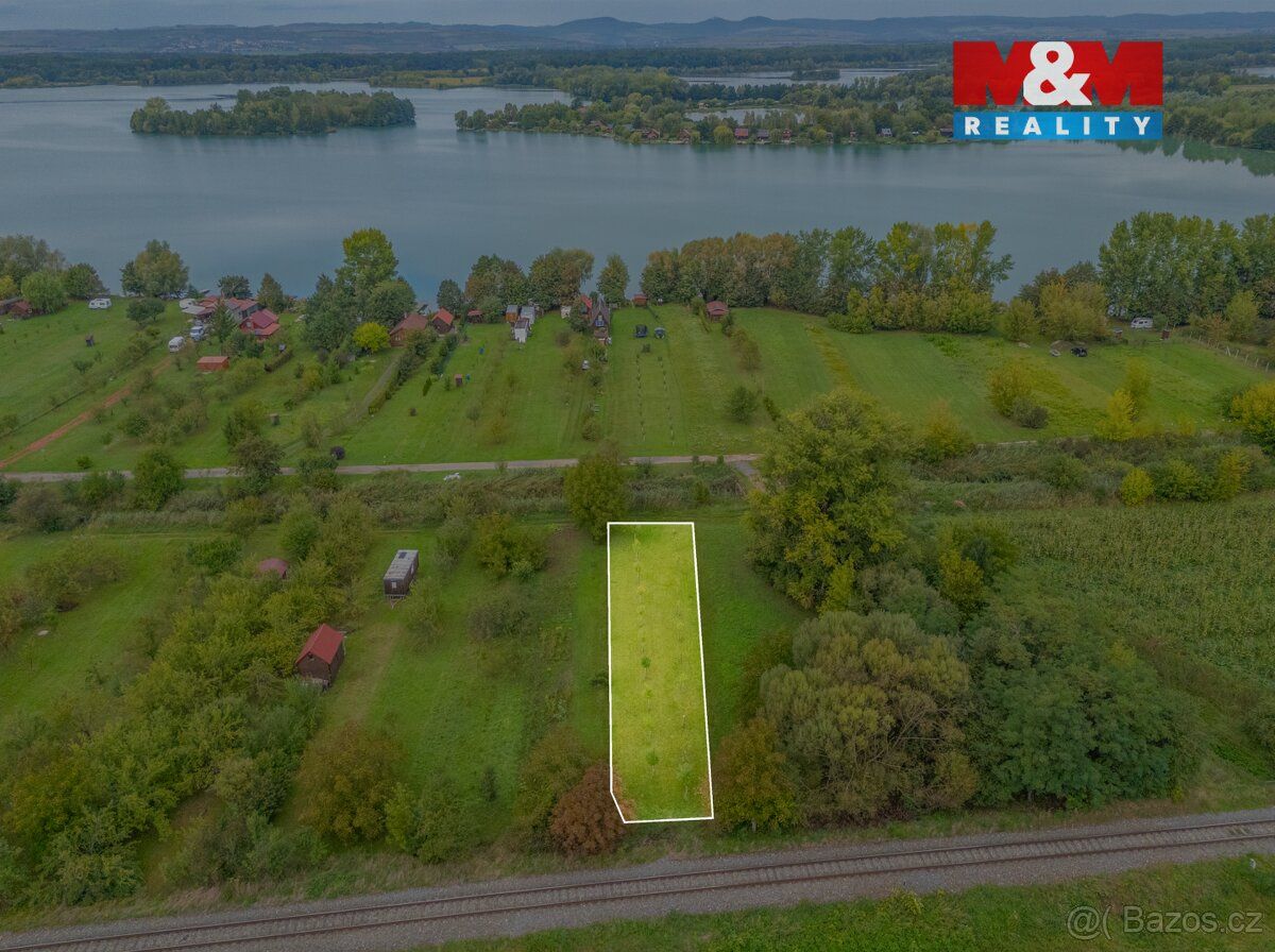 We offer an orchard for sale measuring 707 m², located in a