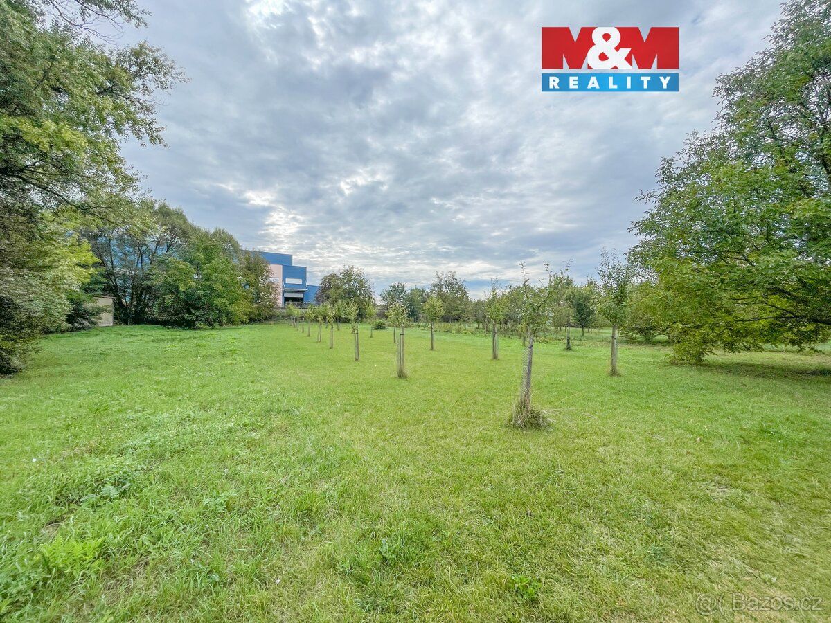 We offer an orchard for sale measuring 707 m², located in a
