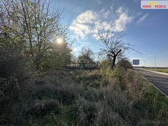 Cena zahŕňa právny servis a províziu realitnej kancelárie