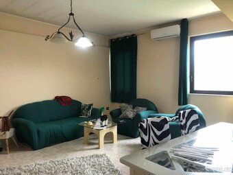 Nabízíme byt o dispozici 3+1 a přibližné užitné ploše 92 m²,