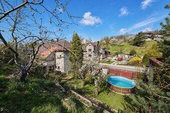 FOR SALE LARGE HOUSE WITH COMMERCIAL SPACES AND APARTMENT