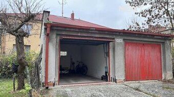 Nabízíme k prodeji prostornou garáž o zastavěné ploše 21 m2,