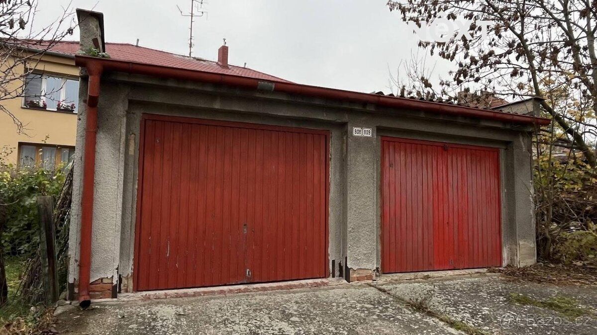 Nabízíme k prodeji prostornou garáž o zastavěné ploše 21 m2,