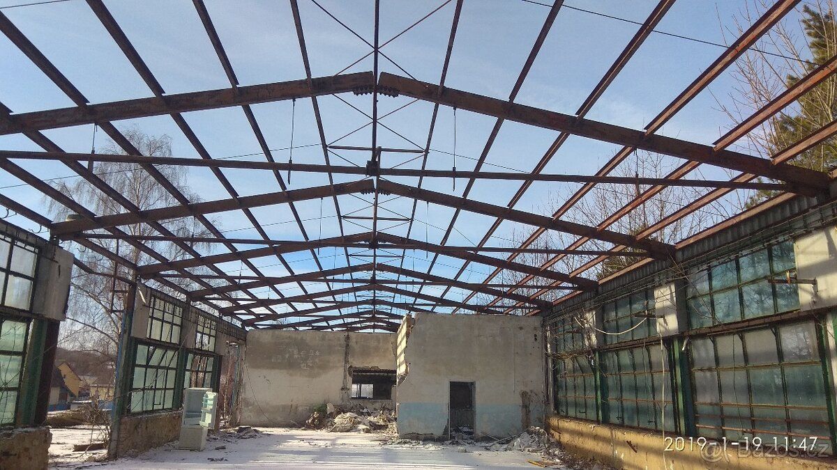 Prodám ocelovou montovanou konstrukci haly, rozm. 12x40,5x6 