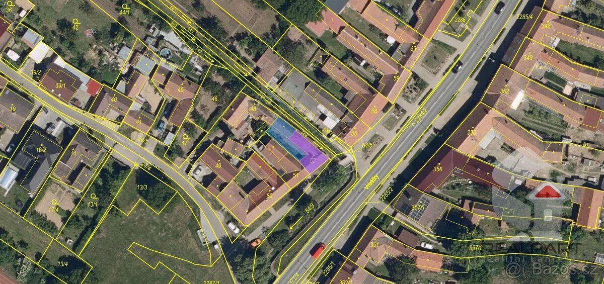 Nabízíme na prodej rodinný dům k přestavbě v obci Svatobořic