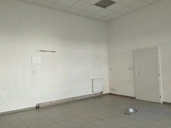 Oferujemy do wynajęcia lokal handlowo-usługowy przy ulicy