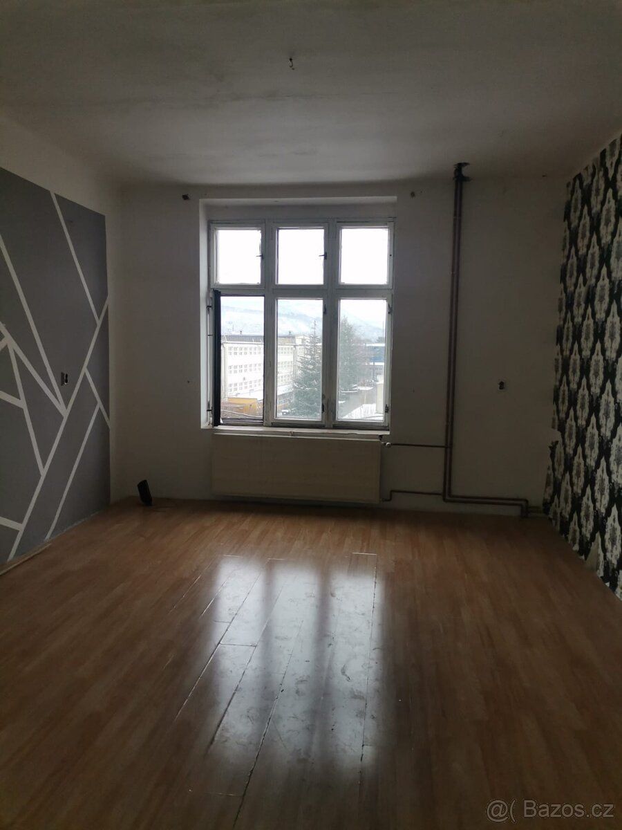 Pronajmu 3+1 Na Pískách Děčín Holý nájem 7 900,- Energie = d